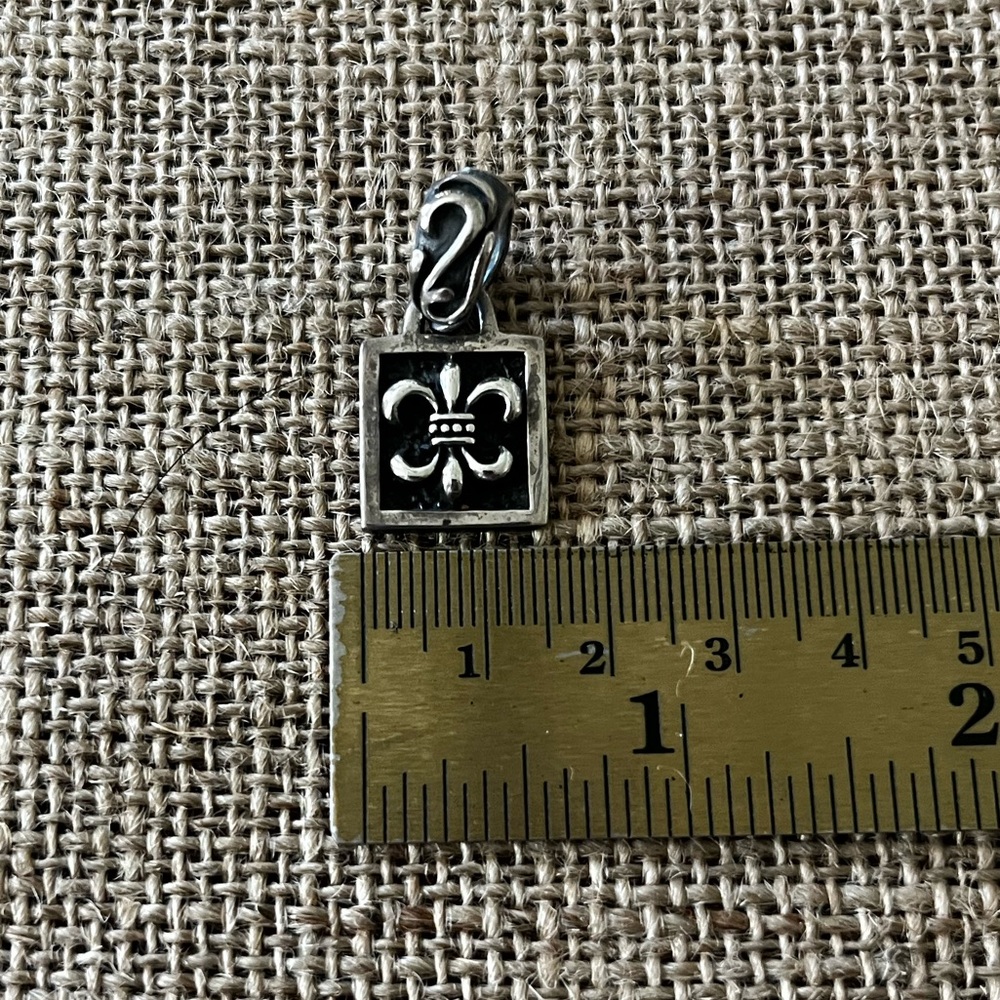 Silpada .925 sterling silver fleur de lis pendant